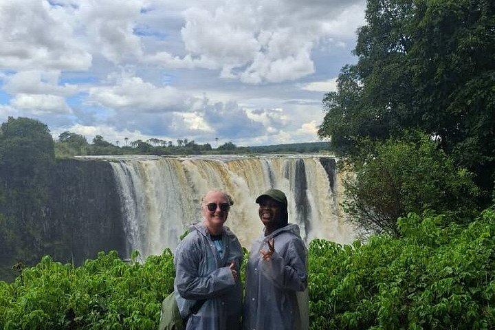 ビクトリアフォールズ・デュアルボーダー遺産ツアージンバブエ・ザンビア
