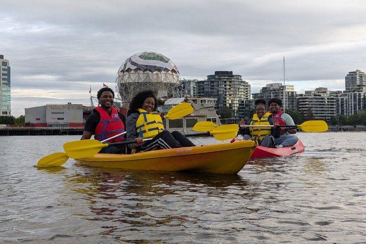 Geführte Tageskajaktour durch False Creek