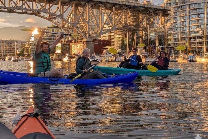 Geführte Tageskajaktour durch False Creek