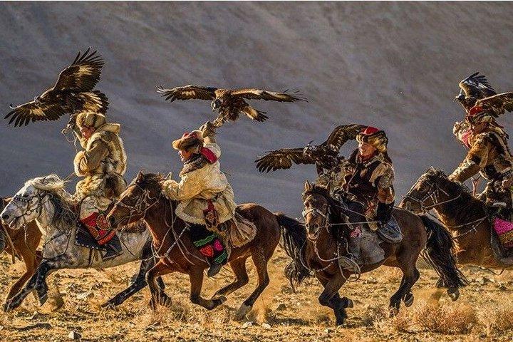 6 Day Private Cultural Tour in Mongolia Golden Eagle Festival
