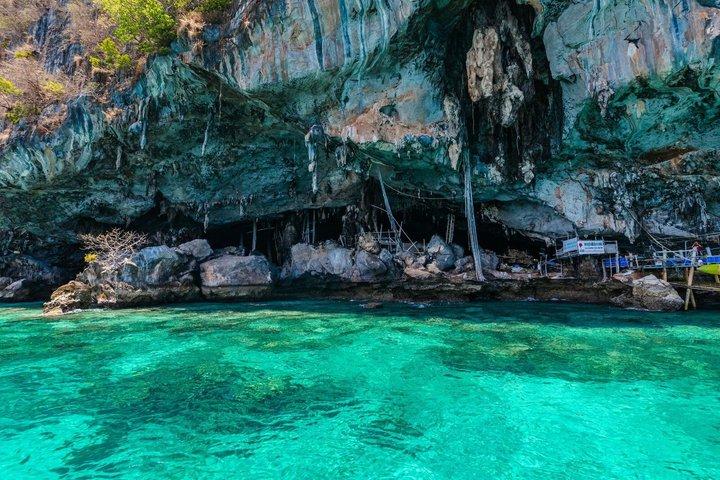 プーケット：スピードボートでフィフィ諸島、マヤ湾、カイ島へ
