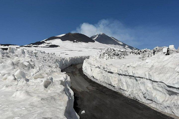 Etna excursion 3000 meters with 4x4 cable car and Trekking