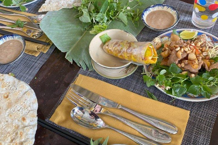 Hoi An madlavningsklasse med økologisk gård og lokal markedserfaring
