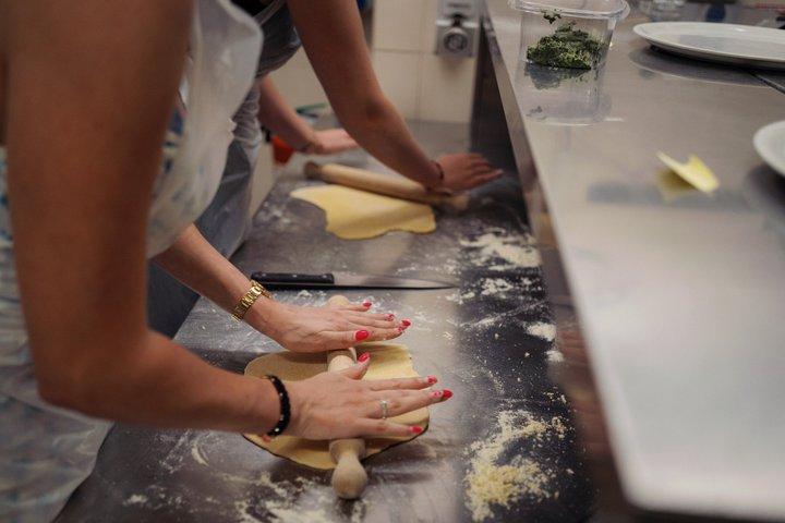 ローマ市内中心部でペストとパスタの料理教室