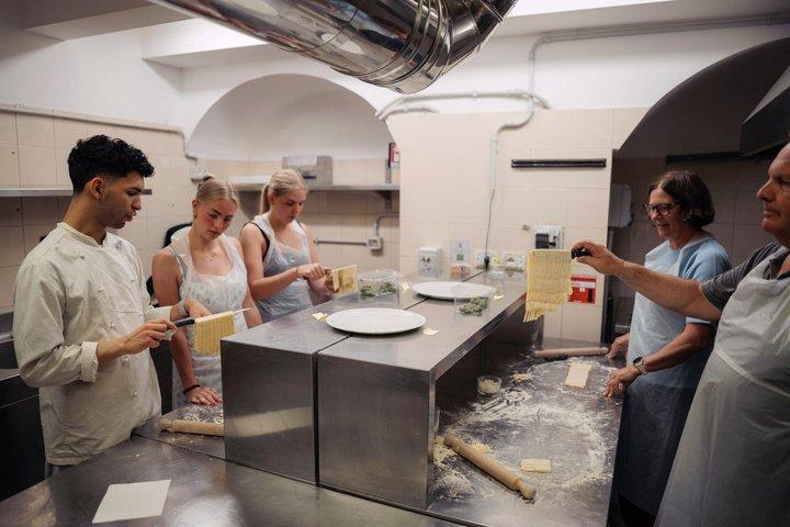 ローマ市内中心部でペストとパスタの料理教室