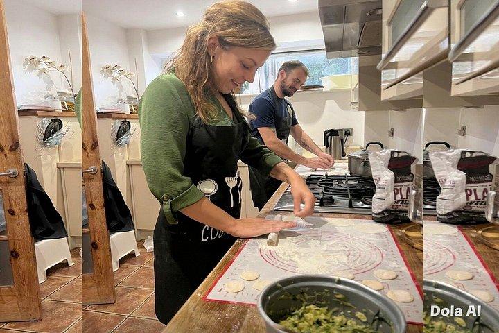 London 3 hours authentic Chinese dumplings private class for 2-6