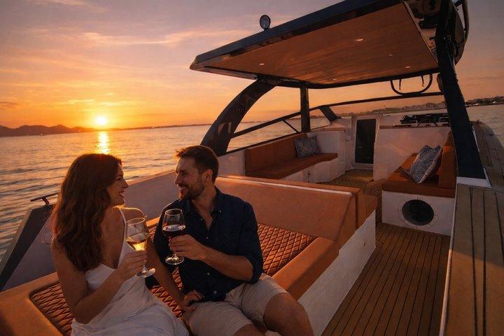 Luxe boottocht bij zonsondergang in Zadar met wijn en Dalmatische hapjes