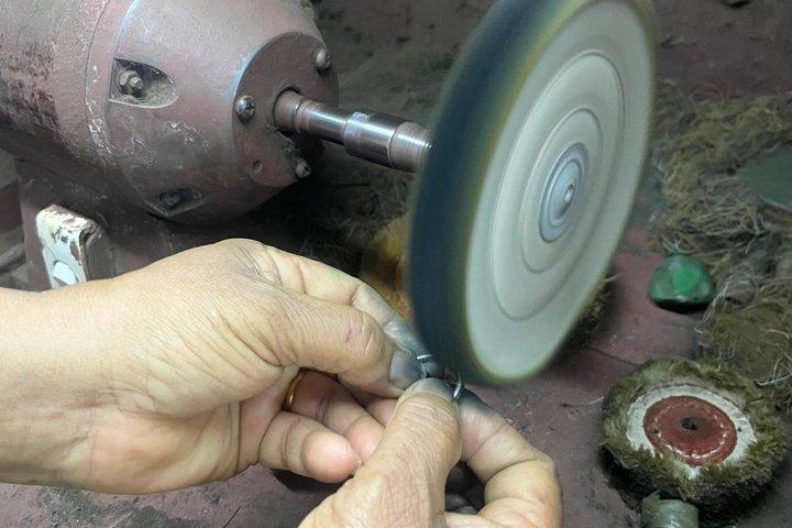 ガレ砦：おつまみ付き伝統的な宝飾品製作ワークショップ