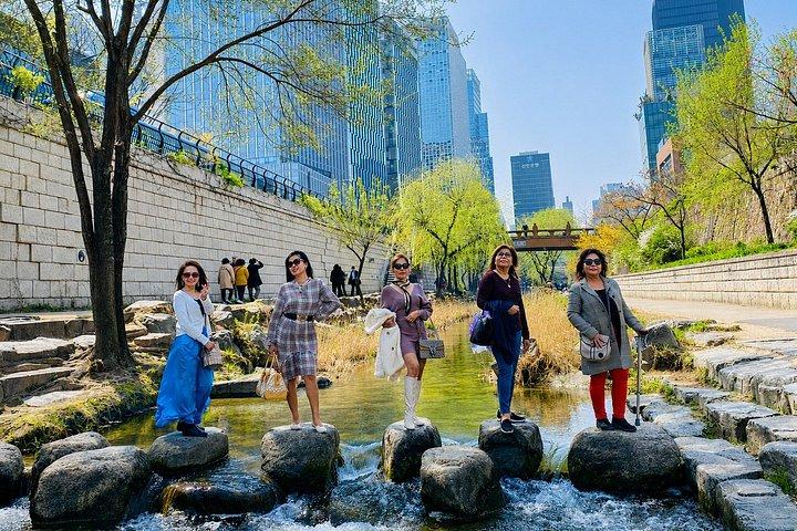Customizable Private Guided Seoul Tour (Optional Incheon Layover)