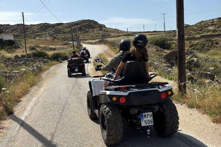 ATVプレミアム4時間アドベンチャーでミコノス島を探索