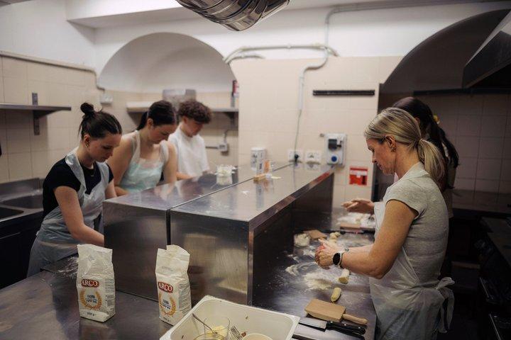 Authentic Gnocchi Cooking Class in Rome - Piazza Navona