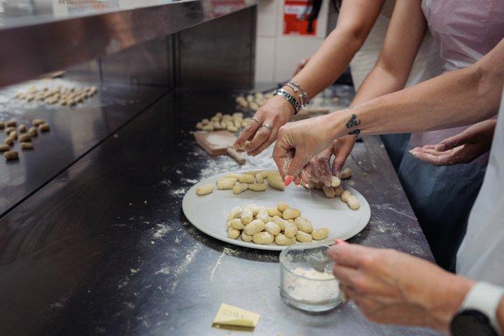 Authentic Gnocchi Cooking Class in Rome - Piazza Navona
