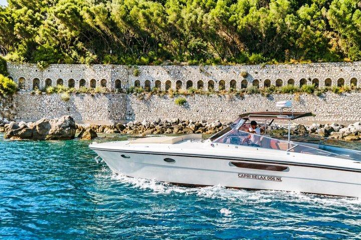 Halvdag runt Capri med Itama 38 motorbåt