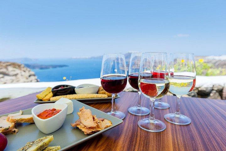 Private Santorini Wine Tour with 2 to 3 Wineries and Sunset