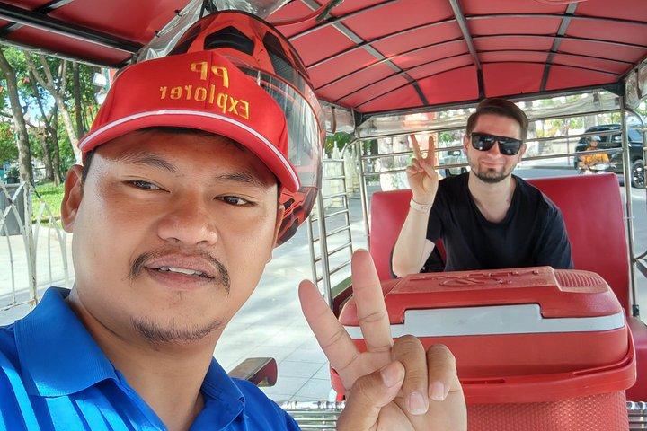 クメール伝統のトゥクトゥクで3時間で9か所を巡る