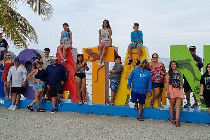 Private Customize Roatán Island Tour chocolate Rum local guide