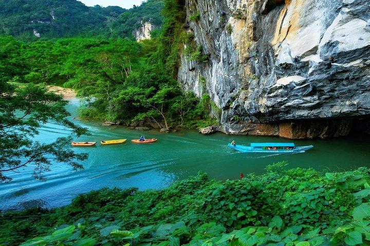 Phong Nha to Hue by Private Car via Vinh Moc Tunnels