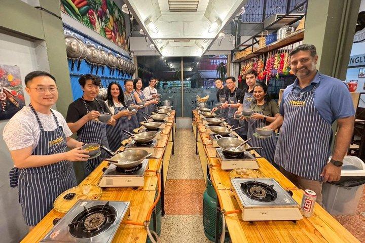 バンコクのティンリータイ料理学校でのタイ料理教室