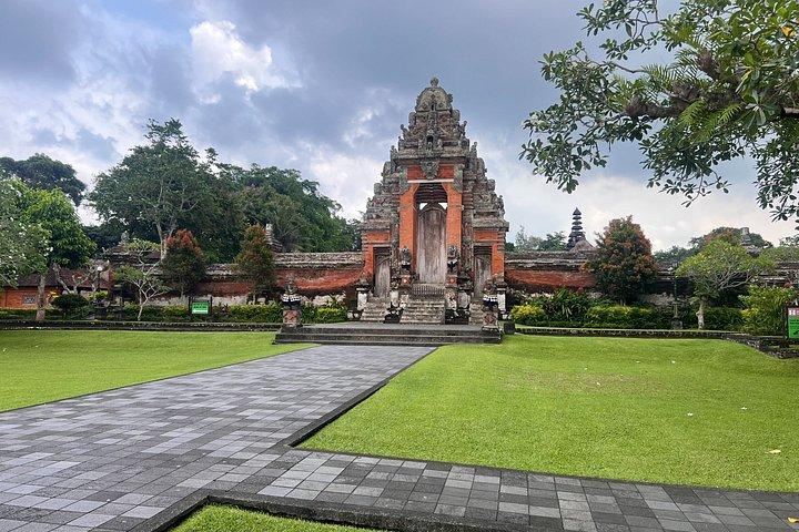 バリ島インスタツアー;ハンダラ門、タマンアユン、ウルンダヌ寺院