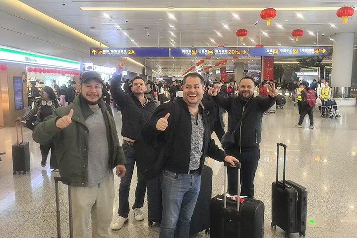 上海虹橋空港から上海ホテルへ:ミートサービス付きのプライベート送迎