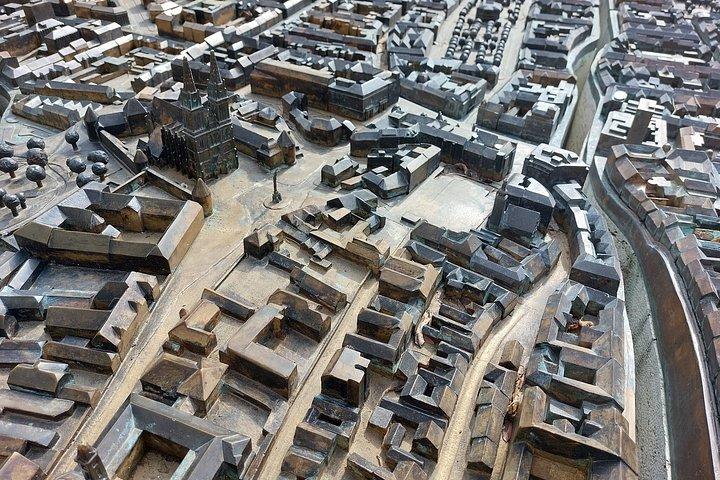 ザグレブ小グループツアー（鋼索式＆第二次世界大戦トンネル付き）