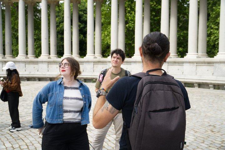 Madrid : Retiro park Geheimen, legendes & paleizen Tour met kleine groep