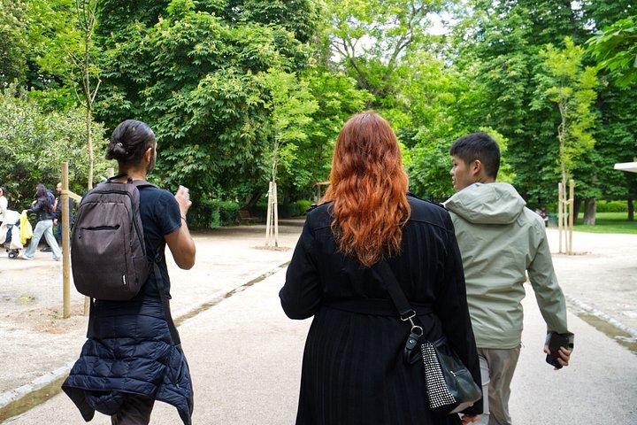 Madrid: Retiro park Secrets, Legends & Palaces Small Group Tour