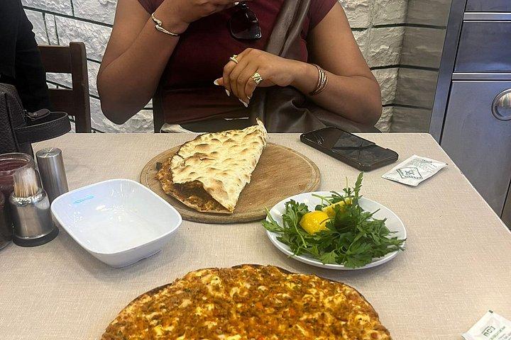 イスタンブール・ストリート・フード・ツアー2大陸のローカルのように食べる