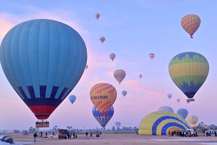 ハルガダ発プライベートルクソール日帰り旅行（熱気球付き）