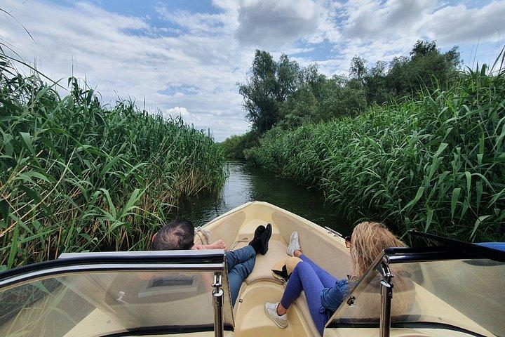 ドナウデルタのプライベート日帰り旅行で野生の美しさを発見
