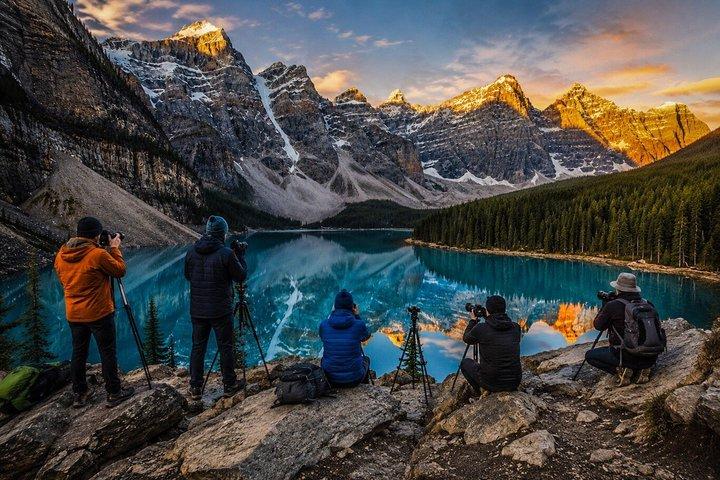 Banff : Moraine Lake Sunrise Shuttle(モレーンレイク・サンライズ・シャトル)