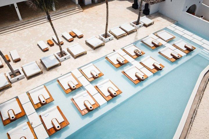 ムネンバ島、バラカ水族館、シークレット ガーデン、プリズン アイランド、エマーソン レストラン