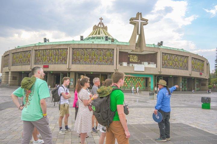 テオティワカン、グアダルーペ神社＆トラテロルコ日帰りツアー（ランチ付き）