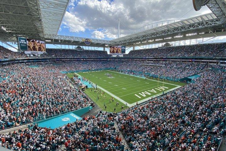 Miami Dolphins Football Spiel im Hard Rock Stadium