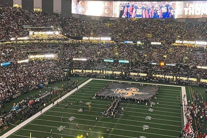 Fotbollsmatch i New Orleans Saints på Caesars Superdome