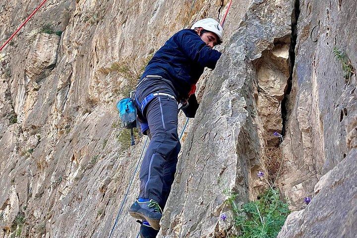 Rock climbing trip on top rope Black Plates