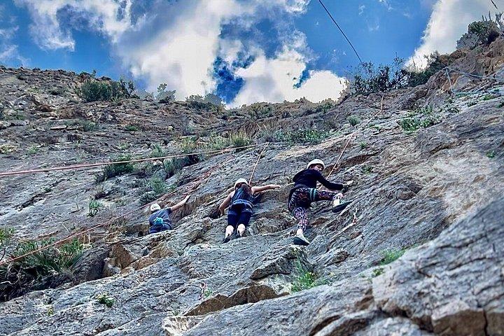 Rock climbing trip on top rope Black Plates