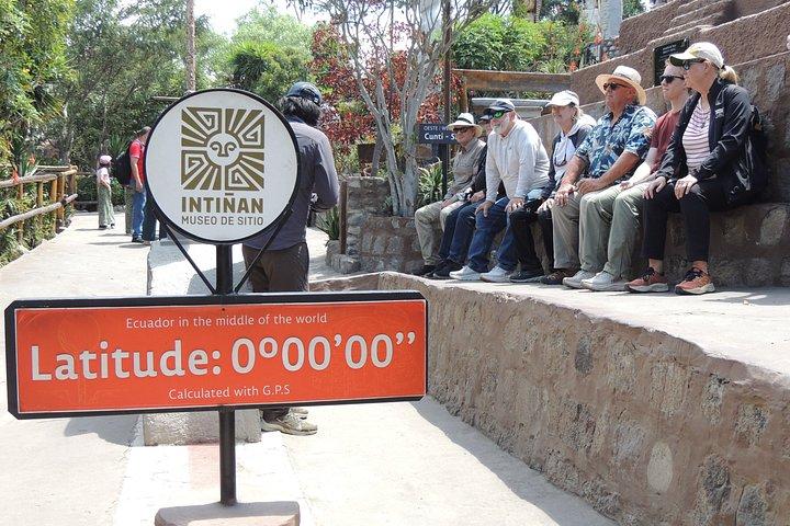 世界の中心地、ケーブル カー、キト市の 1 日共有ツアー