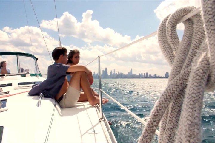 Alquiler de vela privado en el lago Michigan con vistas al horizonte