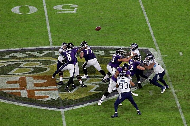 M&Tバンク・スタジアムでのボルチモア・レイブンズフットボールの試合