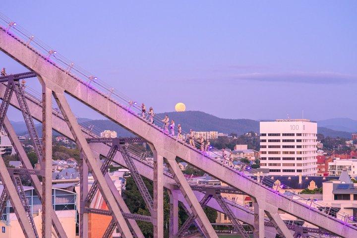 Brisbane Story: Brücken-Kletterabenteuer