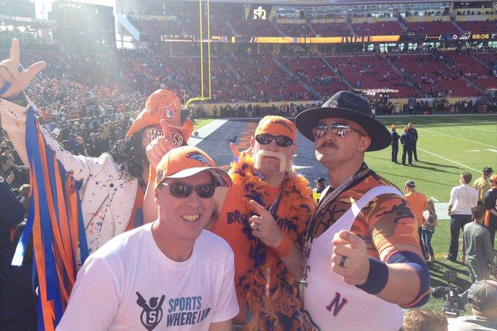Partido de fútbol americano de los Denver Broncos en el Empower Field at Mile High