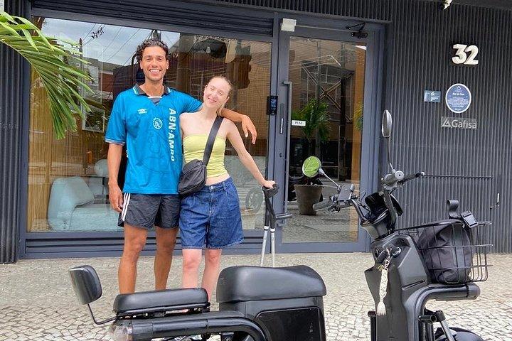 Private Scooter Tour: Leblon, Ipanema, Arpoador & Copacabana