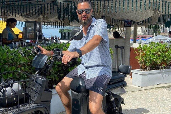 Private Scooter Tour: Leblon, Ipanema, Arpoador & Copacabana