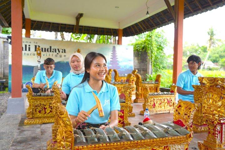 Bali : 伝統的なガムラン音楽教室（ビジット・ゴン・スミス）