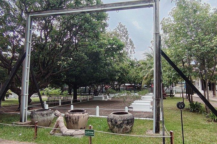 Killing Field and Genocide Museum S21 with PICK-UP