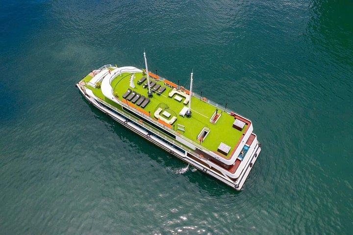 ハロン湾日帰りツアー（カヤックとティトップ島）
