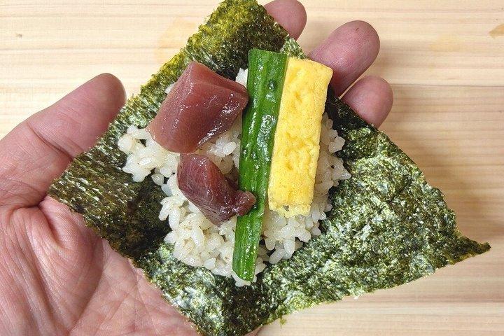 くるり寿司とGINieカフェ：手巻き寿司体験