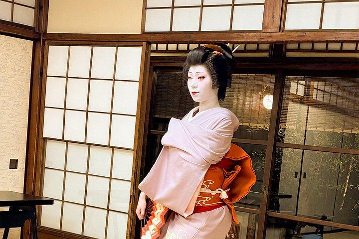 貸切京都芸妓と舞妓ランチ、4名様まで踊り付き