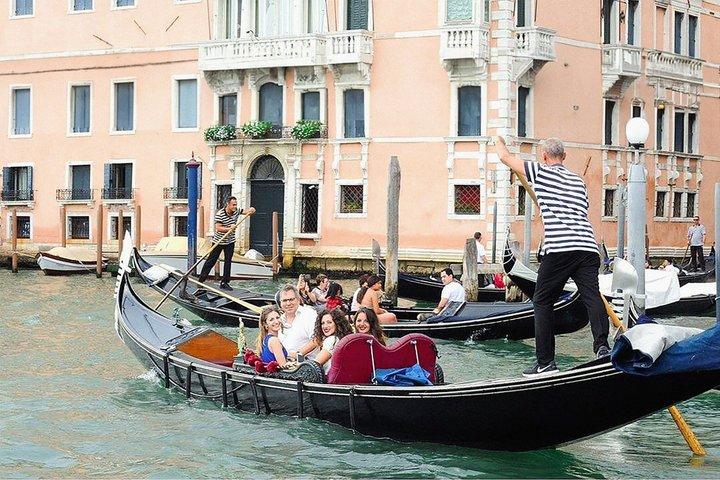 Hoppa över kön Grand Canal Gondola Ride i Venedig